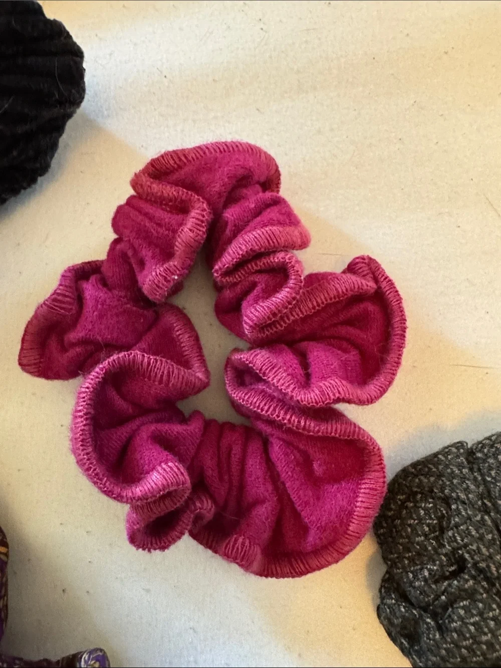 Assorted Women's Scrunchie & Hair Accessory Set - Mixed Colors